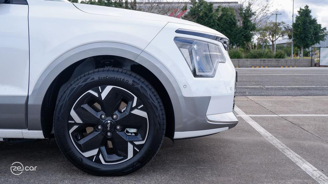 Kia Niro EV rear lights and wheels