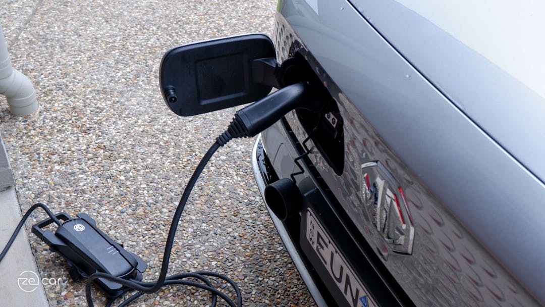 MG ZS EV boot and trickle charging cable