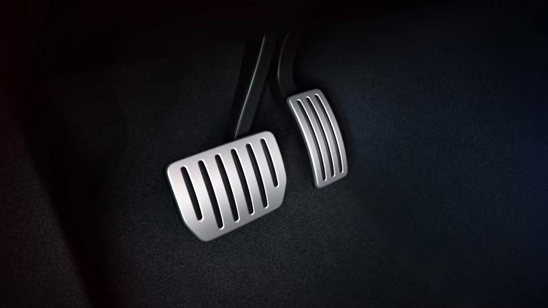 2024 Tesla Model 3 Performance pedals