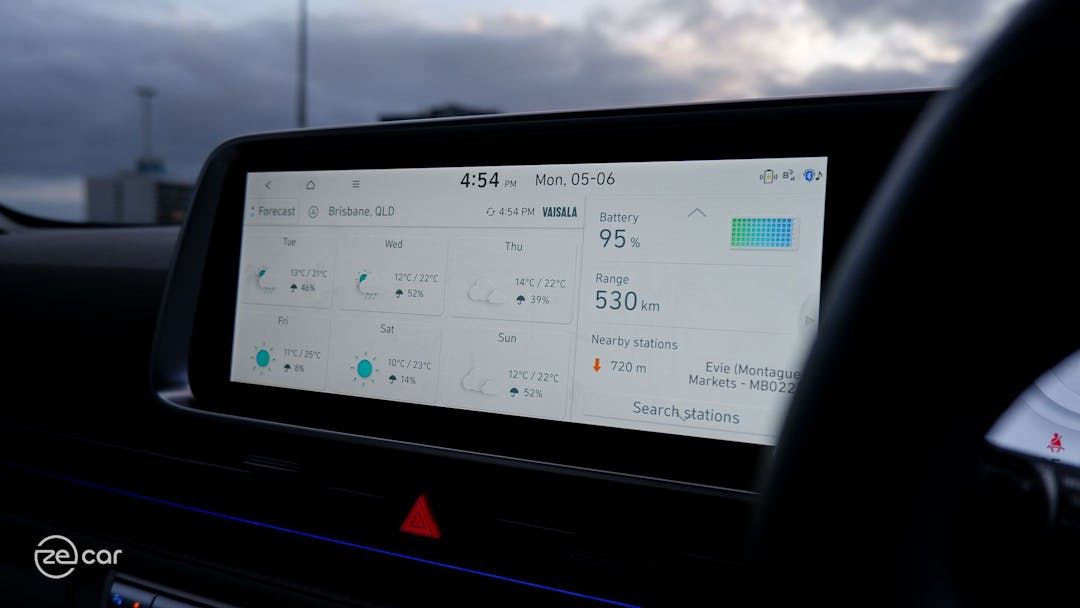 Hyundai Ioniq 6 wireless charging pad and touchscreen