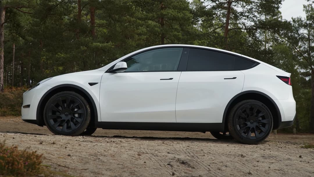 Tesla Model Y Rear-Wheel Drive