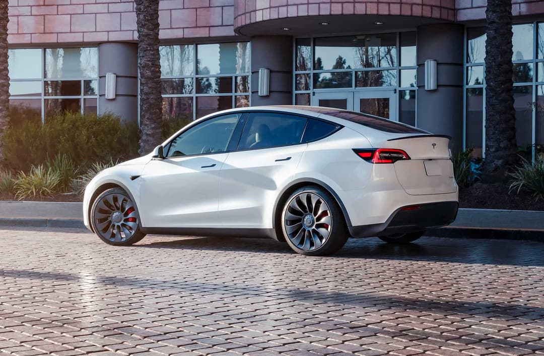 Tesla Model Y Rear-Wheel Drive