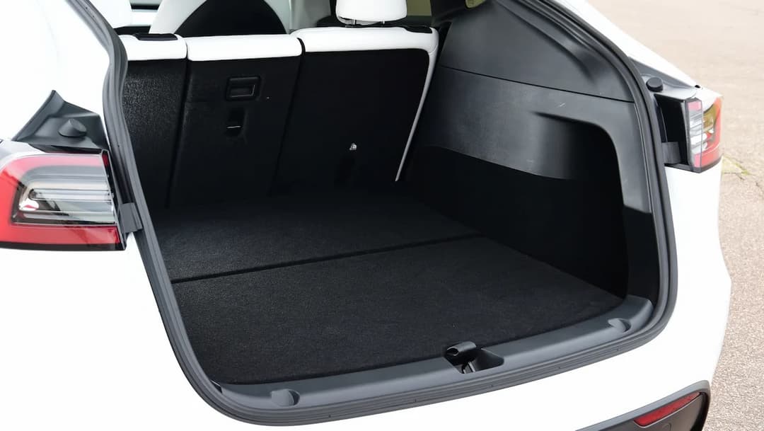 Tesla Model Y Rear-Wheel Drive