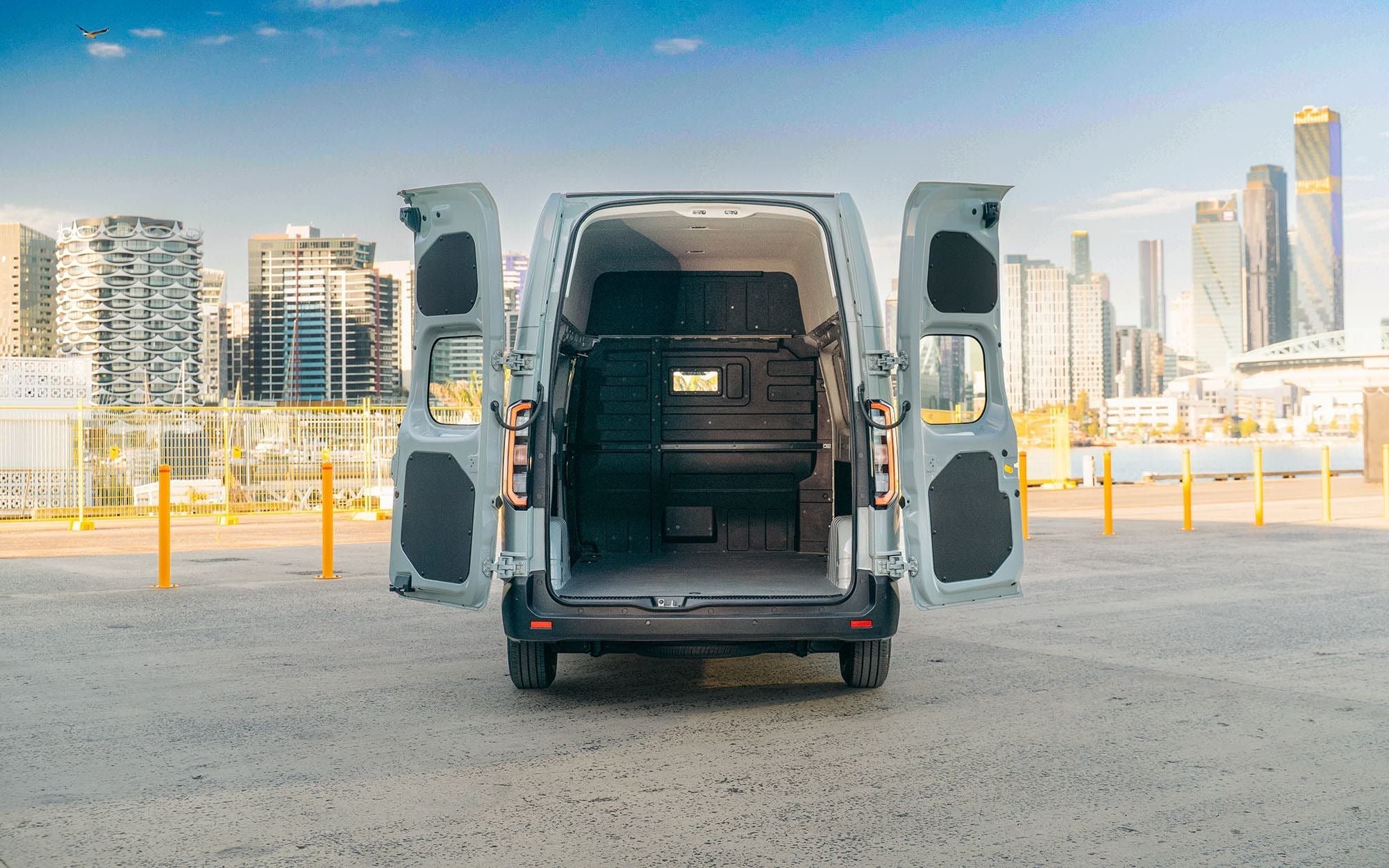 Farizon Supervan SWB Low Roof