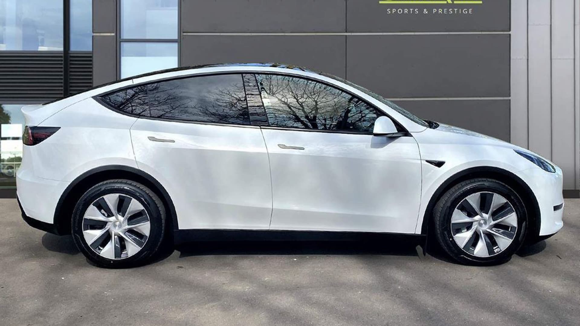 Tesla Model Y Long Range
