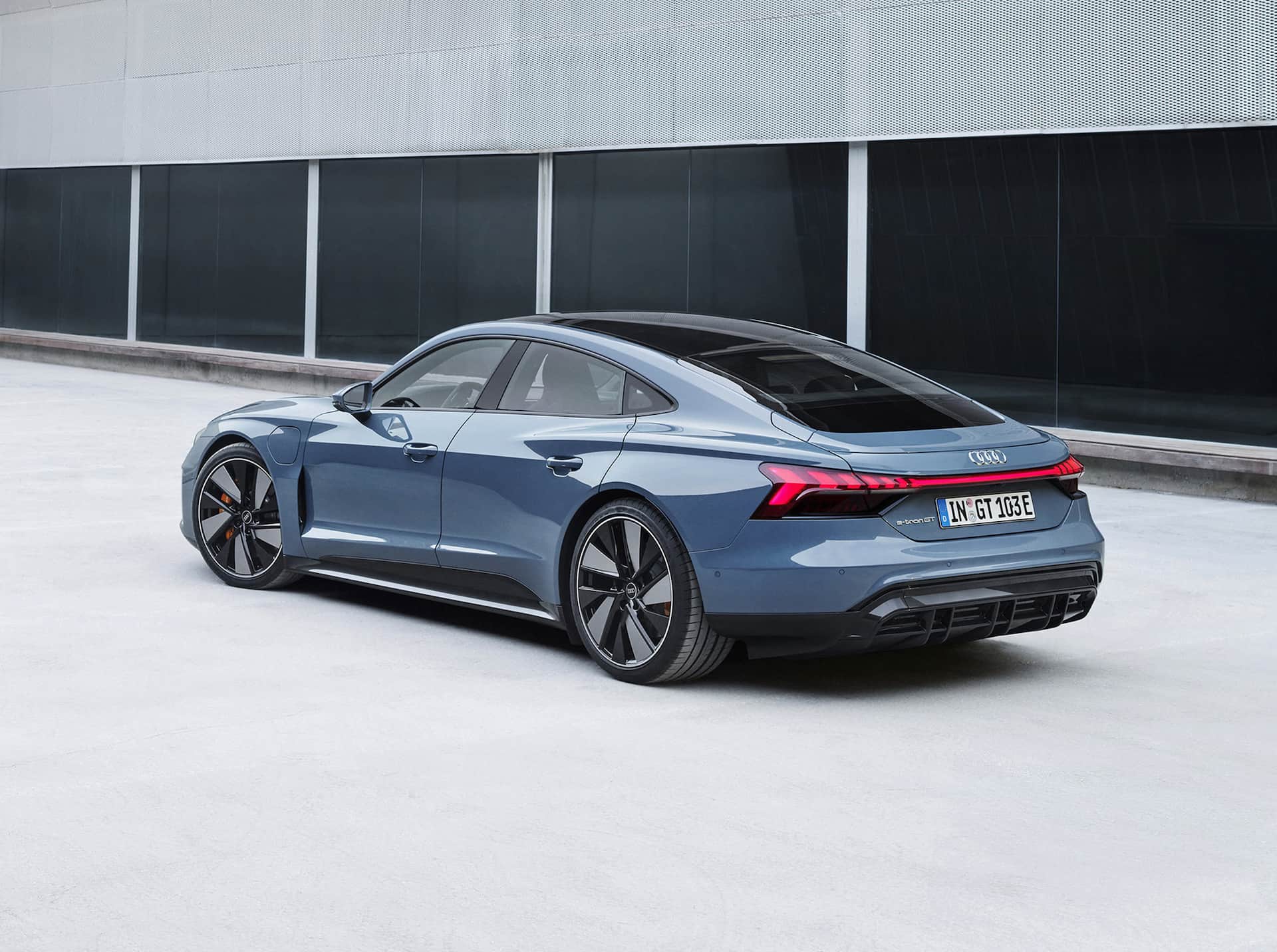 Audi e-tron S quattro