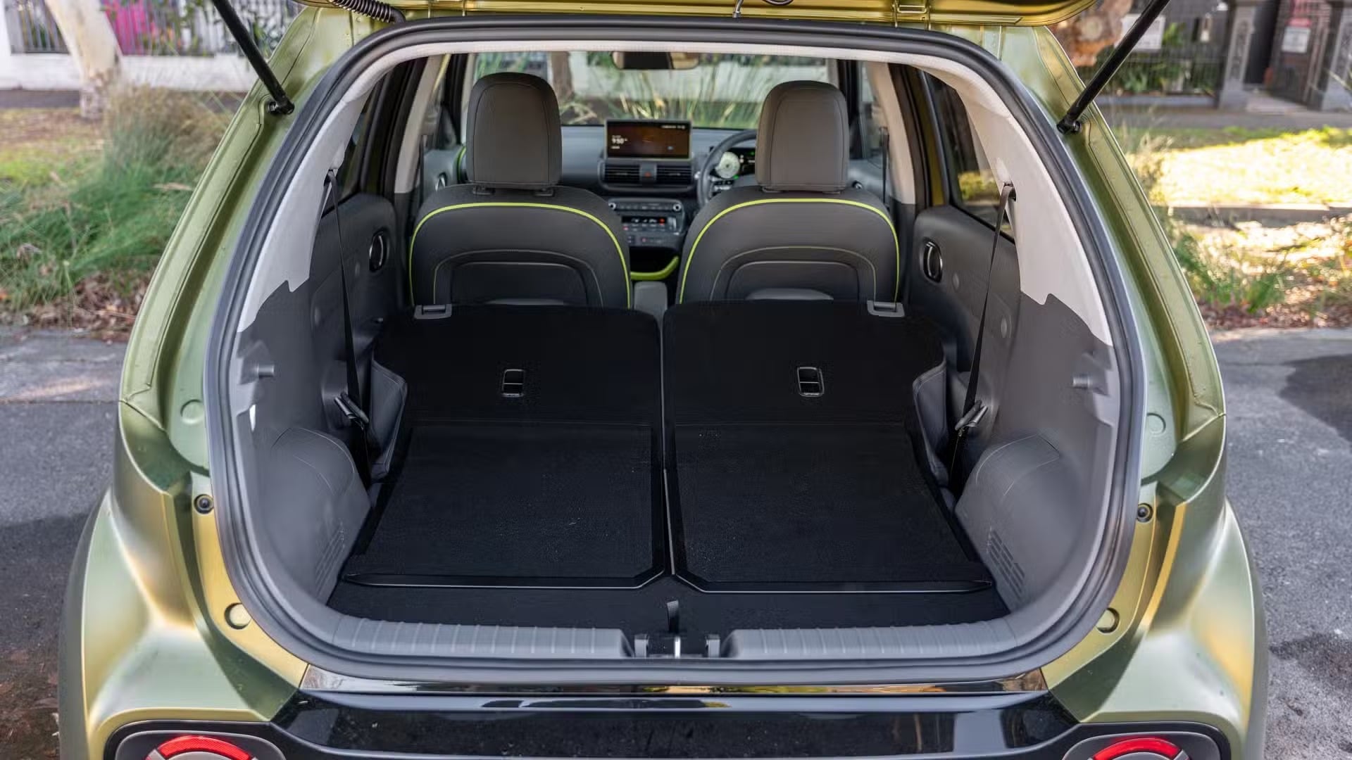 Hyundai INSTER Cross