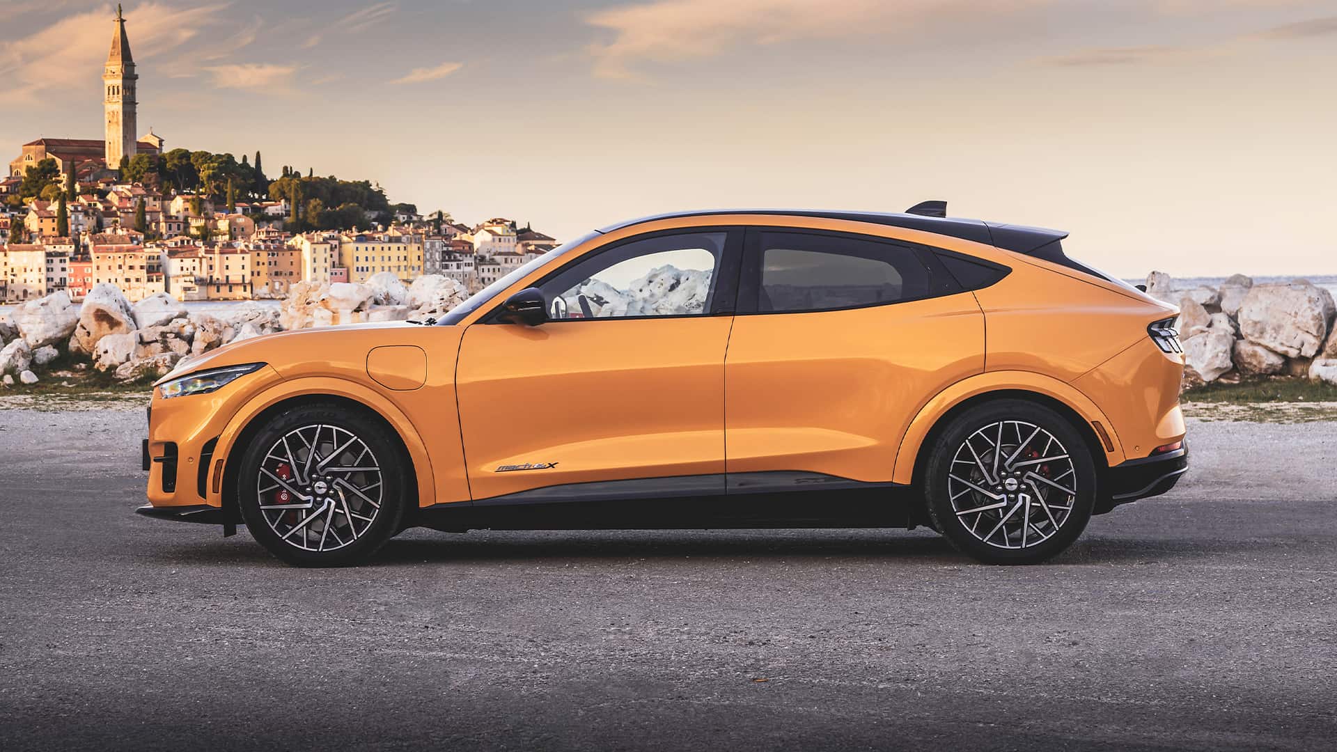 Ford Mustang Mach-E AWD GT