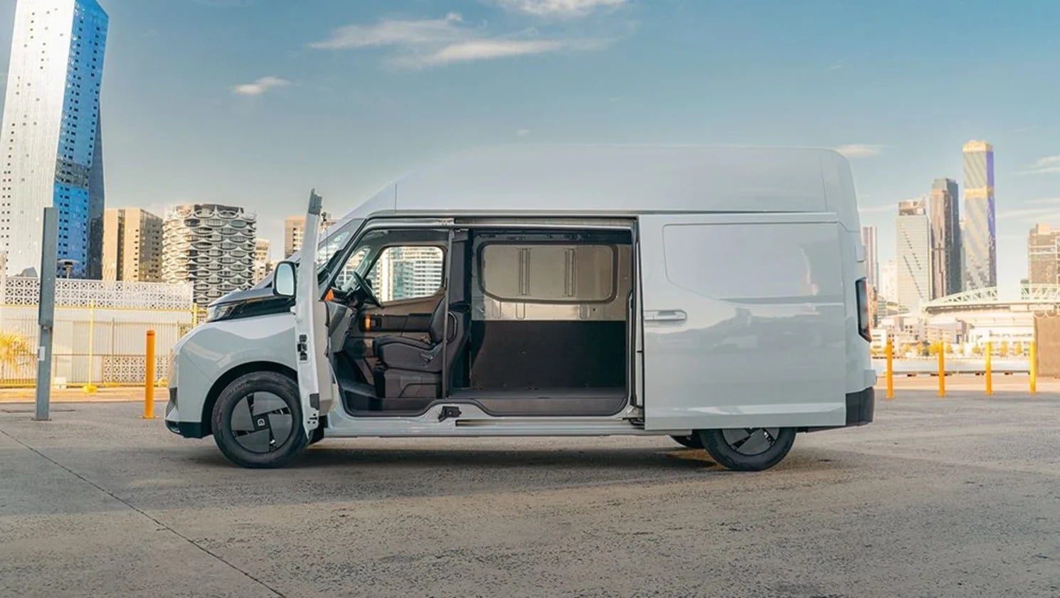 Farizon Supervan SWB Low Roof