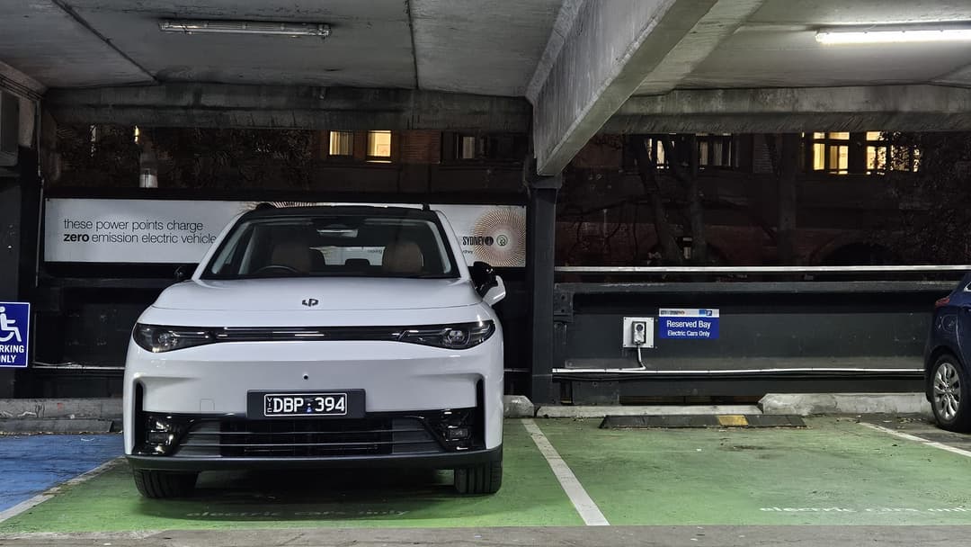 Leapmotor C10 charging port showing Type 2 AC and CCS DC connectors Leapmotor C10 charging port showing Type 2 AC and CCS DC connectors