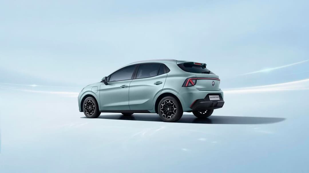 MG4 EV Urban side profile exterior MG4 EV Urban side profile exterior