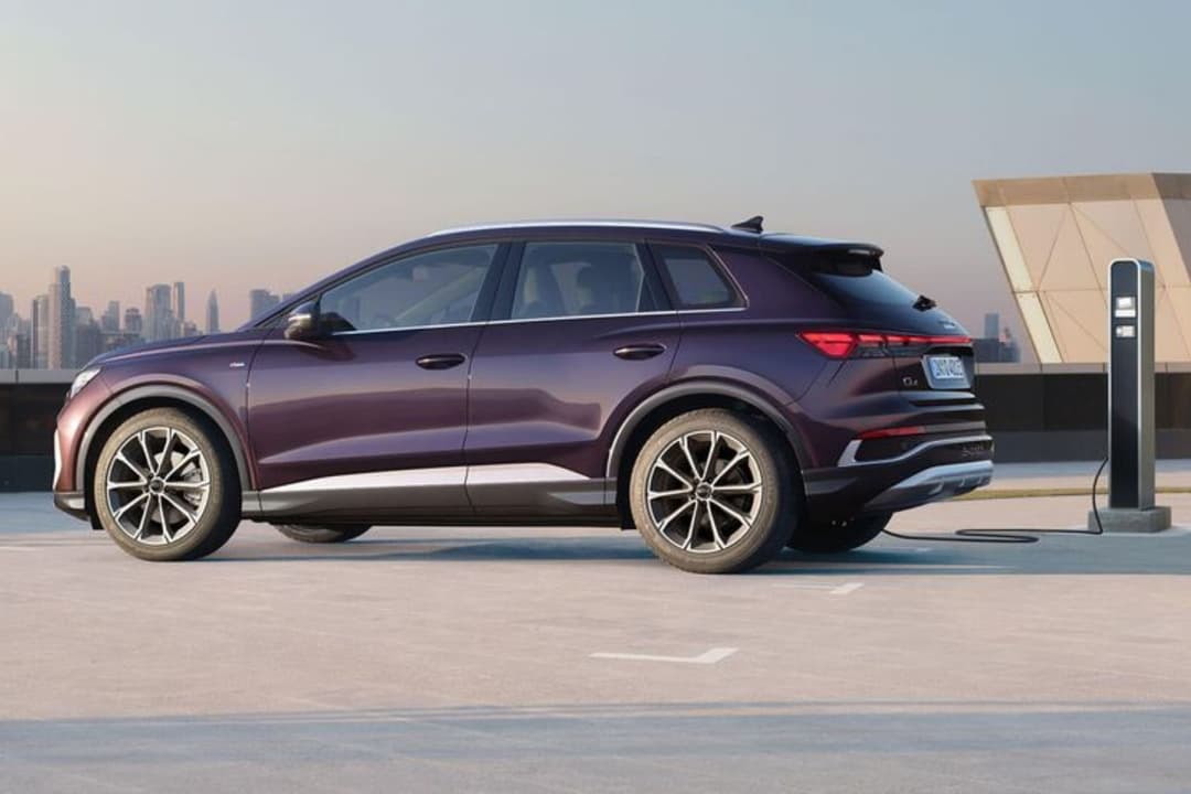 Audi Q4 50 e-Tron side view charging Audi Q4 50 e-Tron side view charging
