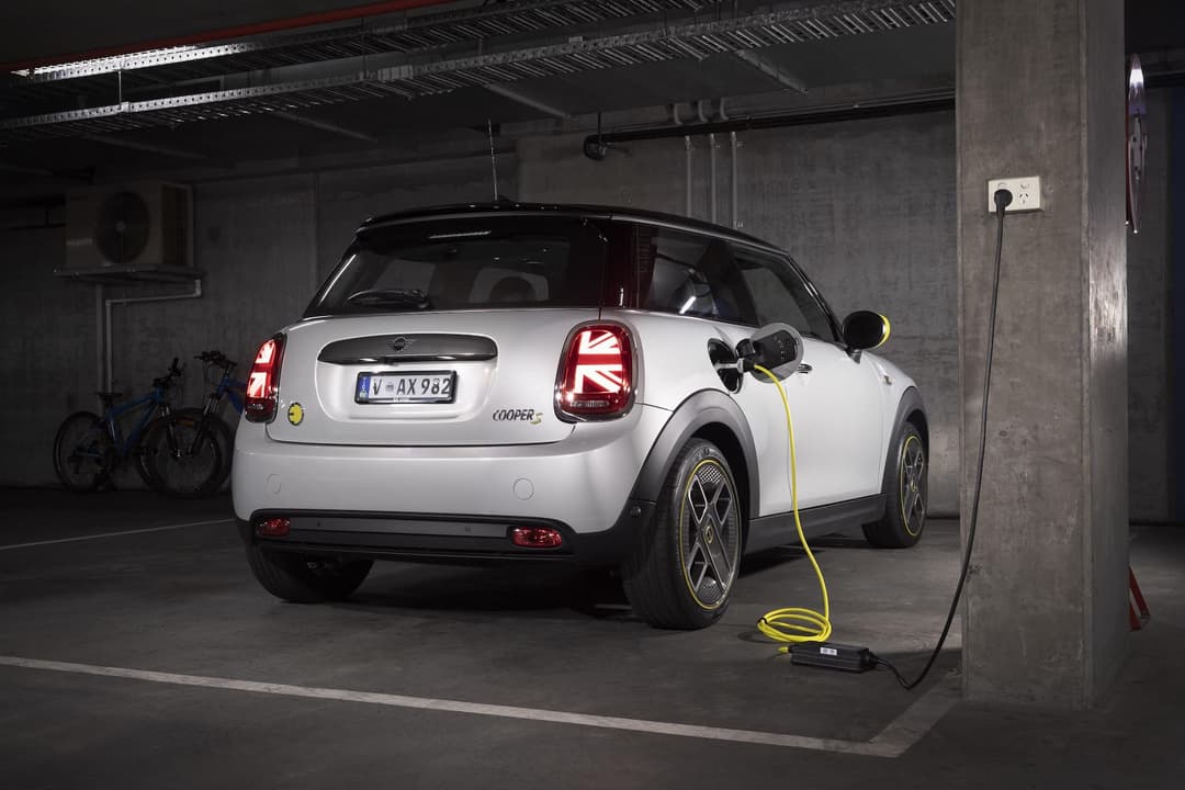 Mini Cooper Electric charging from domestic powerpoint in apartment basement Mini Cooper Electric charging from domestic powerpoint in apartment basement