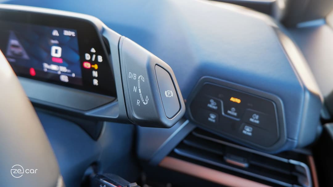 Cupra Born A-pillar glass and drive selector