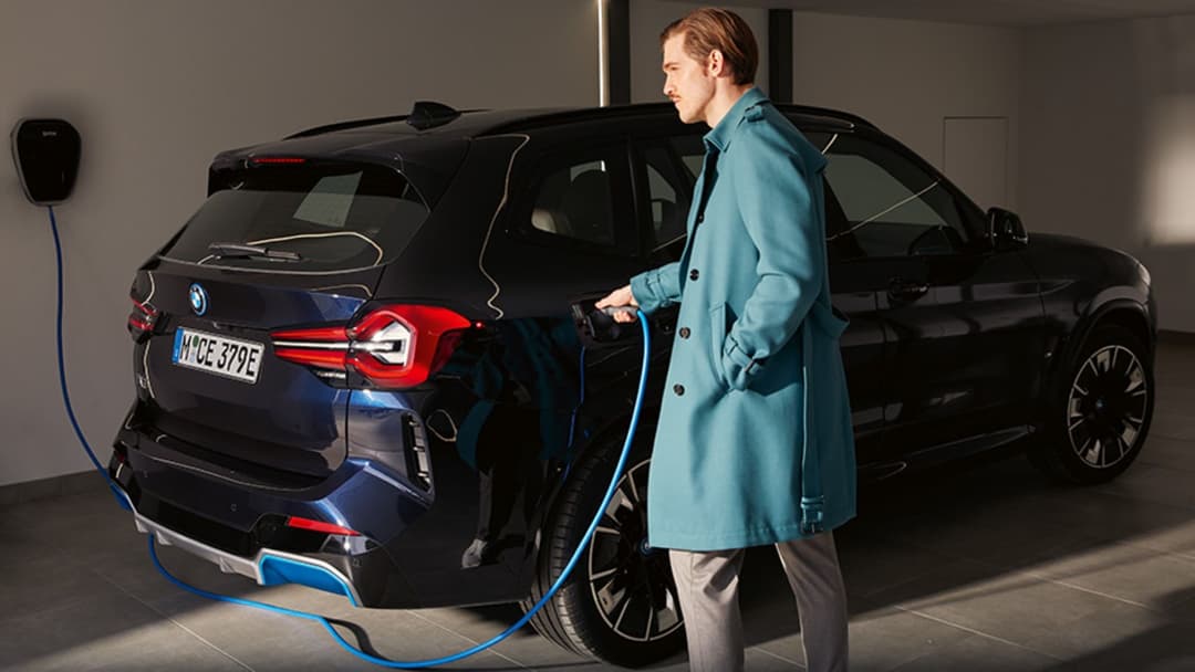 BMW iX3 charging at home BMW iX3 charging at home
