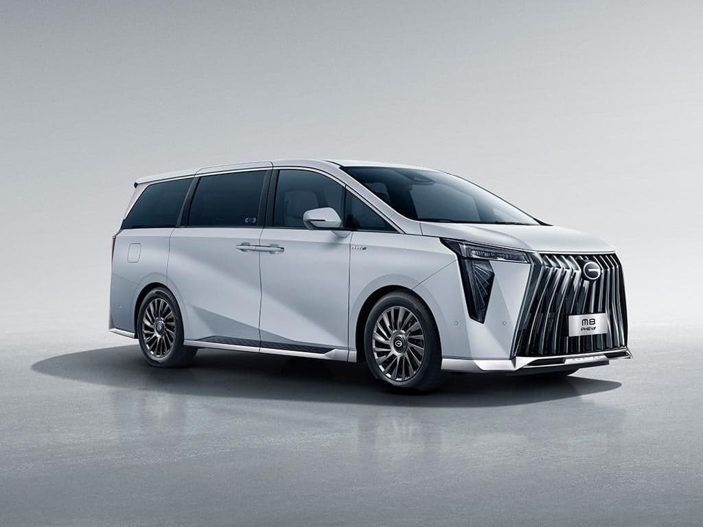 m8 phev white m8 phev white