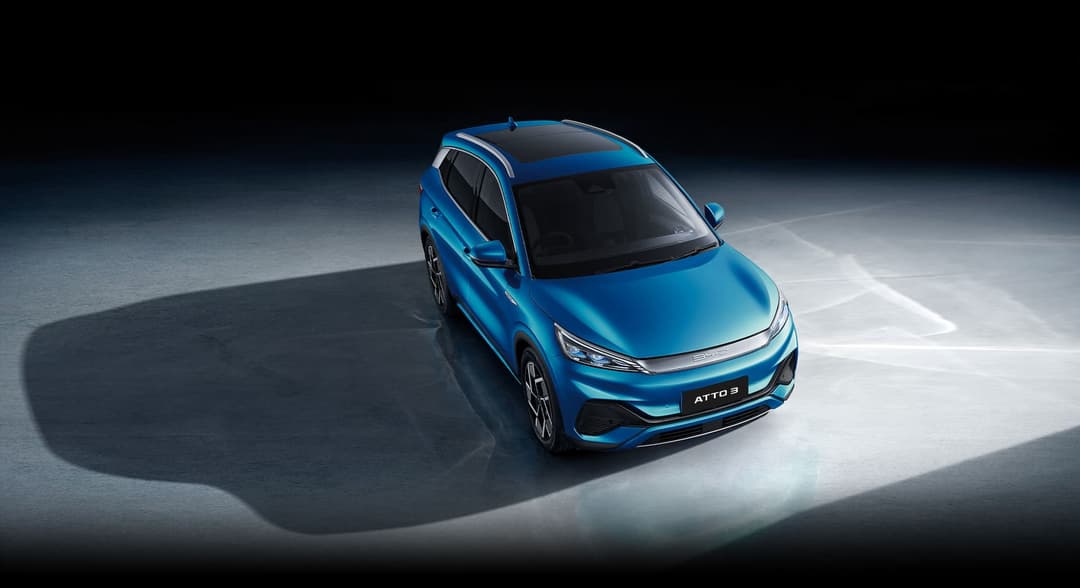 Blue BYD Atto 3 electric SUV front-top Blue BYD Atto 3 electric SUV front-top