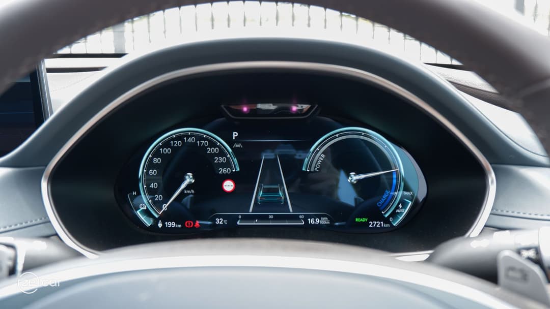 Genesis Electrified G80 HVAC and instruments