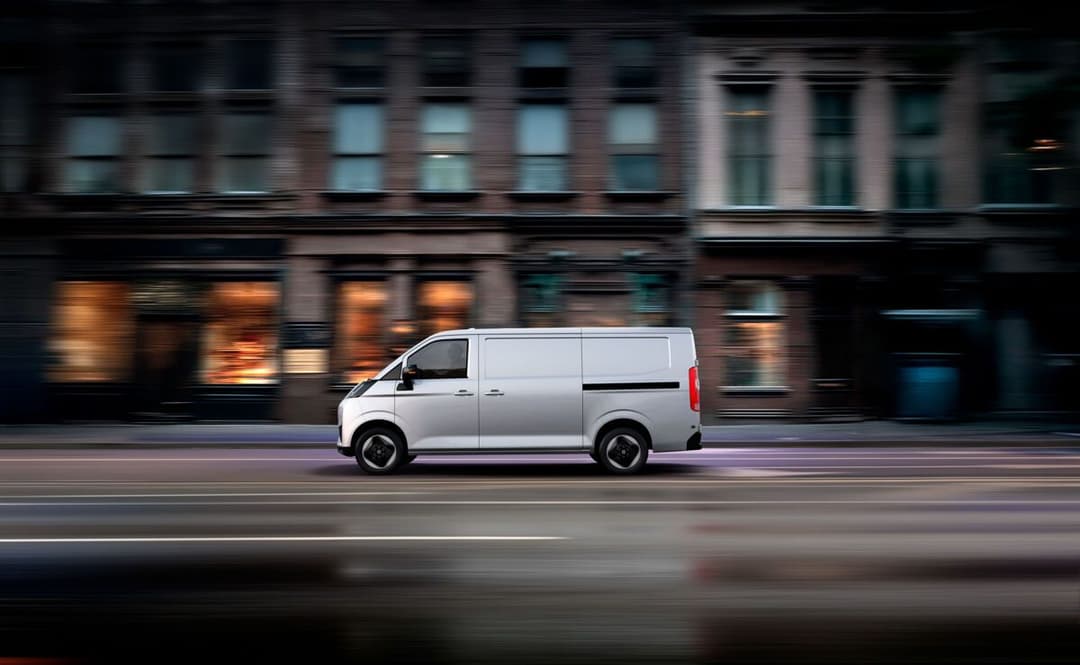 Farizon V7E exterior side view Farizon V7E exterior side view