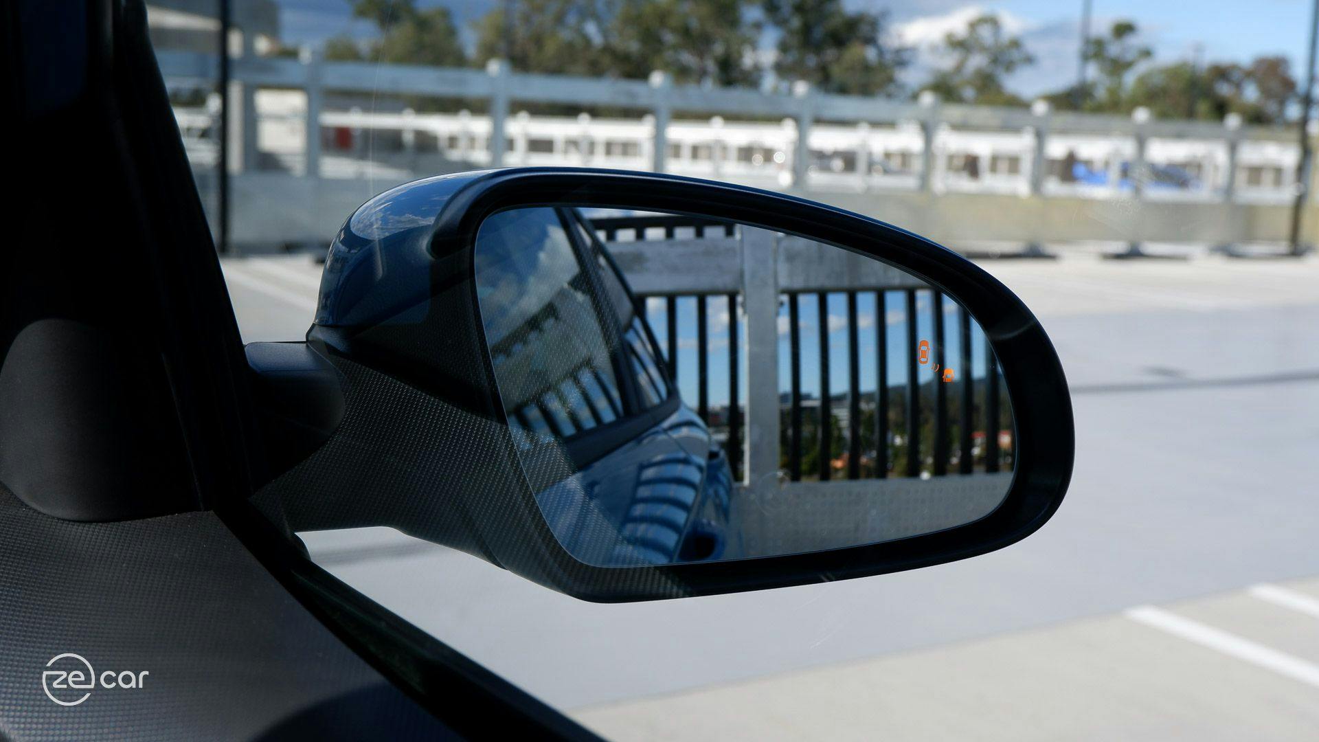 Hyundai Kona Electric wing mirror with blind spot alert orange light on