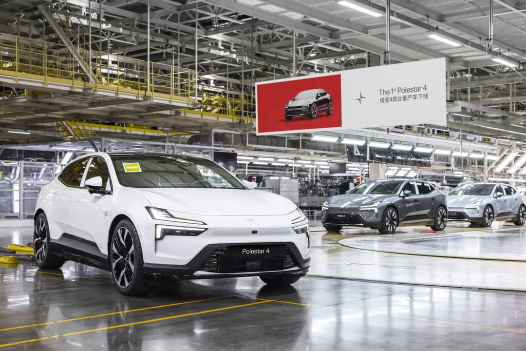 Polestar 4 white at production facility Polestar 4 white at production facility