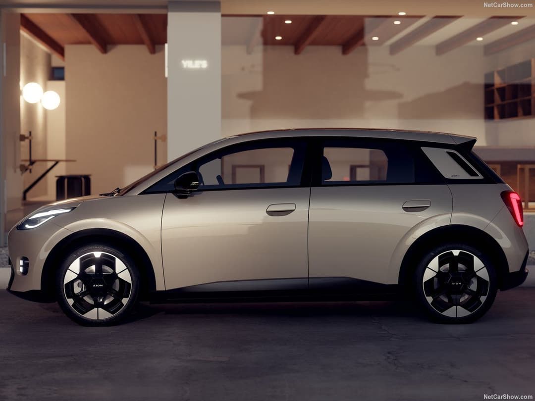 GAC AION UT side profile highlighting two-tone floating roof and fastback design GAC AION UT side profile highlighting two-tone floating roof and fastback design