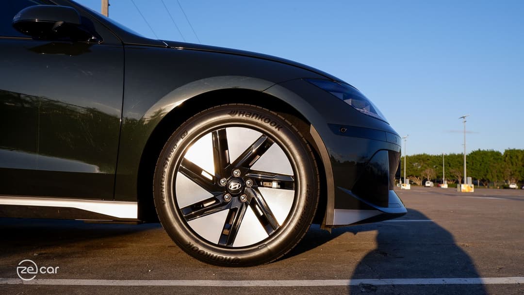 Hyundai Ioniq 6 front and wheels