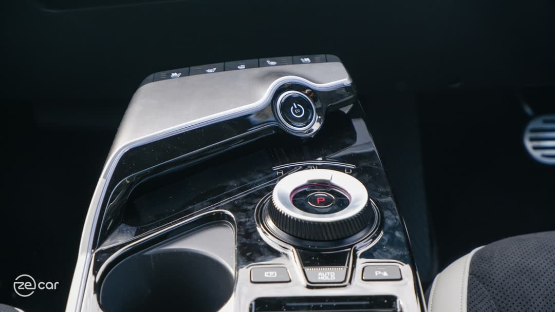 White Kia EV6 GT-Line centre console driving selector White Kia EV6 GT-Line centre console driving selector