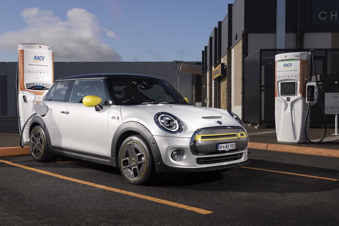 Mini Electric charging at 50kW RACV Chargefox fast charger Mini Electric charging at 50kW RACV Chargefox fast charger
