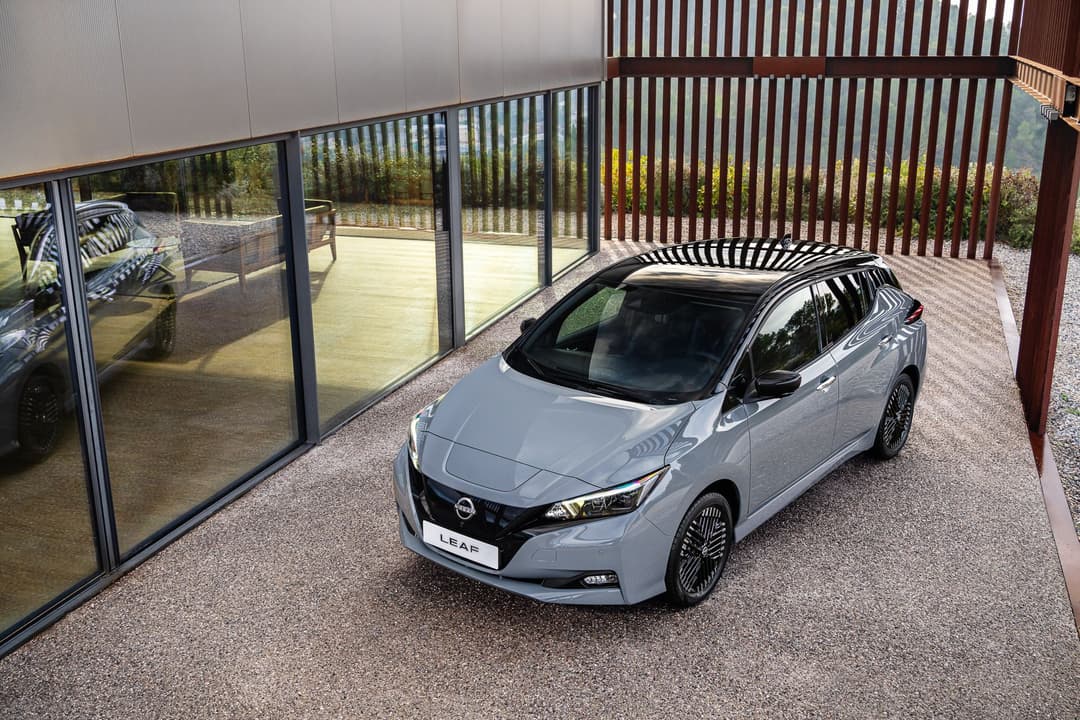 2023 Nissan Leaf in grey with black contrasting roof 2023 Nissan Leaf in grey with black contrasting roof