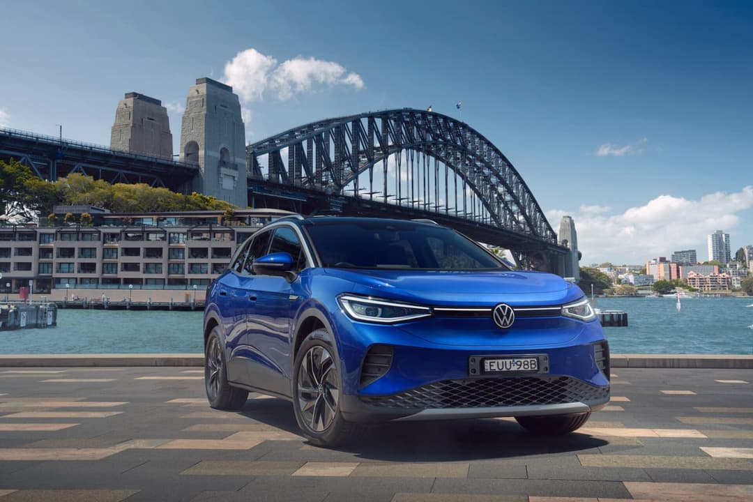 Volkswagen ID.4 in front of Sydney Harbour Bridge at Circular Quay Volkswagen ID.4 in front of Sydney Harbour Bridge at Circular Quay