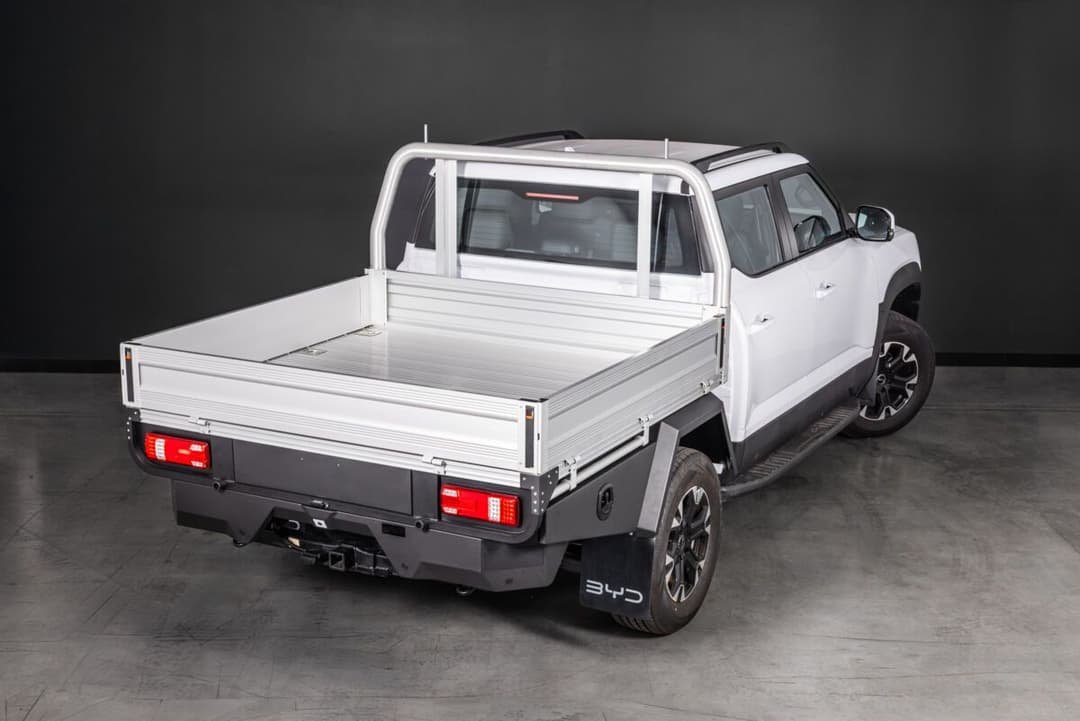 BYD Shark 6 Dynamic Cab-Chassis with optional heavy-duty alloy tray BYD Shark 6 Dynamic Cab-Chassis with optional heavy-duty alloy tray