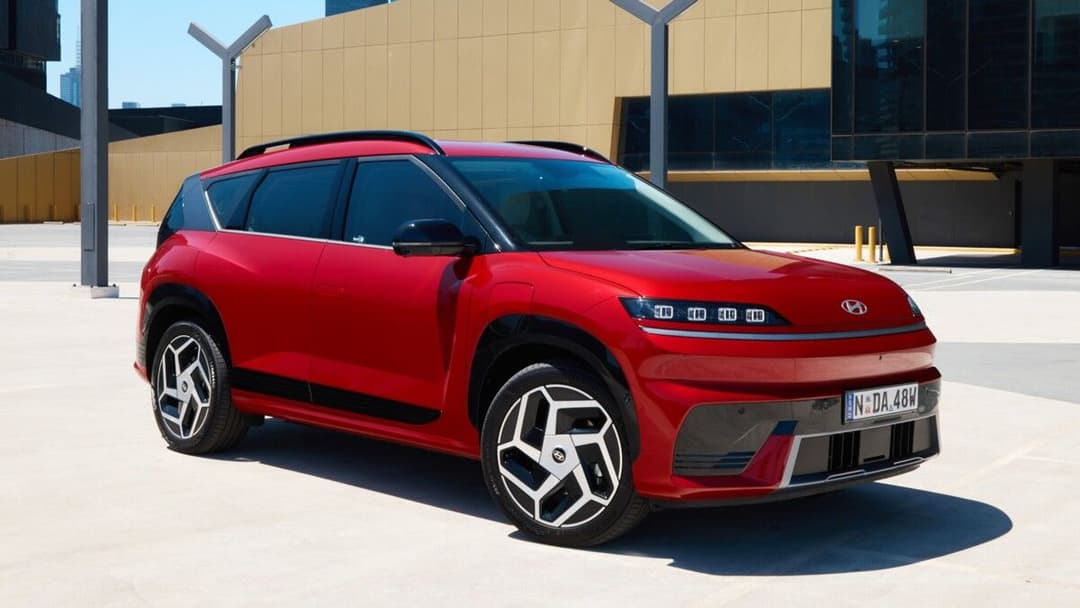 Hyundai ELEXIO exterior front three-quarter view Hyundai ELEXIO exterior front three-quarter view