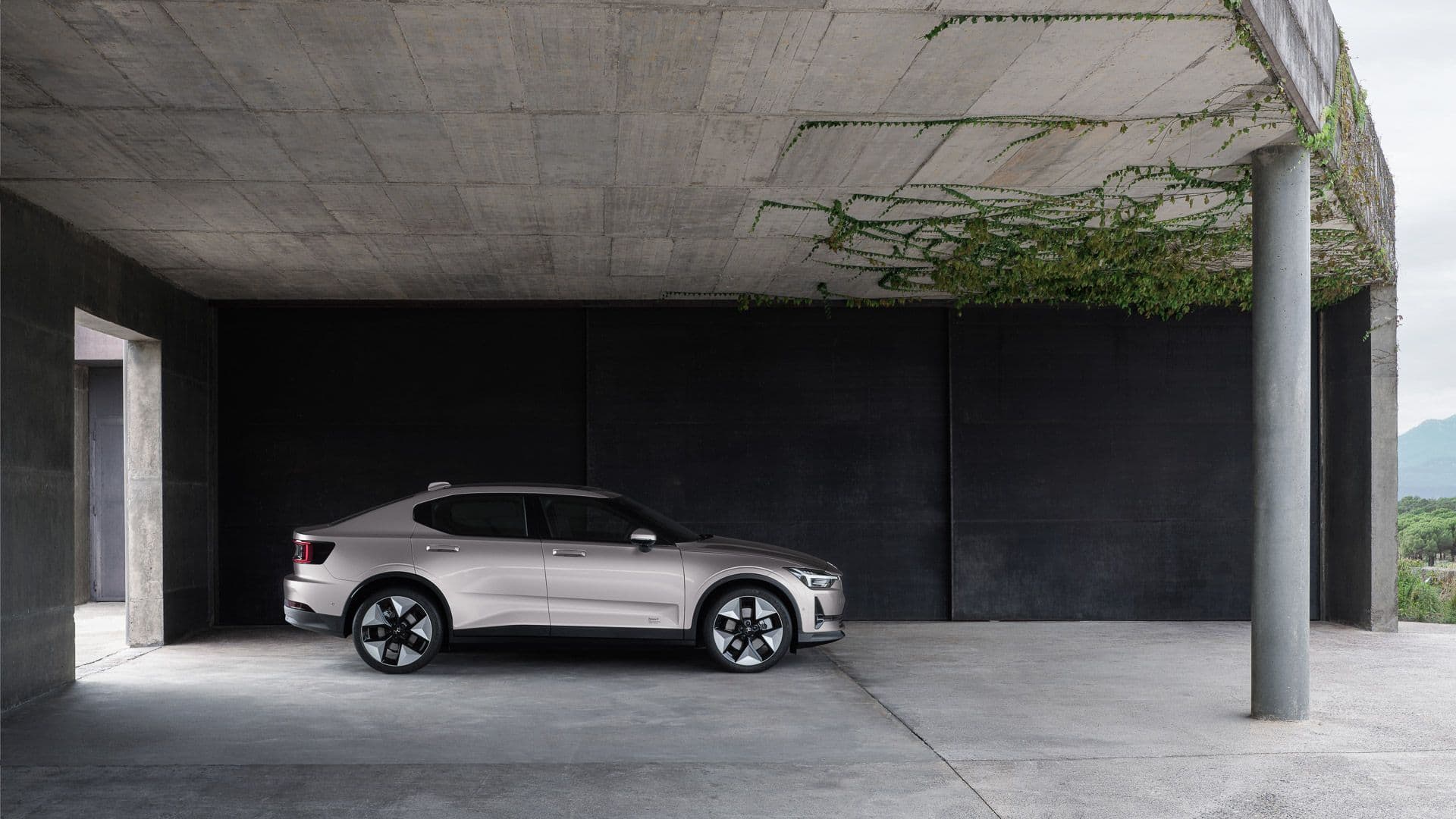 2023 Polestar 2 Jupiter paint colour side view 2023 Polestar 2 Jupiter paint colour side view
