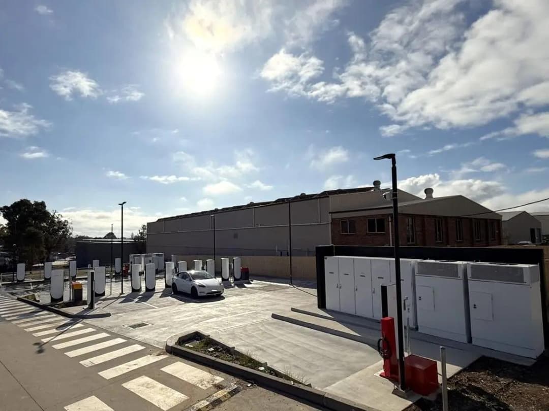 Tesla opens Australia’s biggest charging site with 20 bays Tesla opens Australia’s biggest charging site with 20 bays