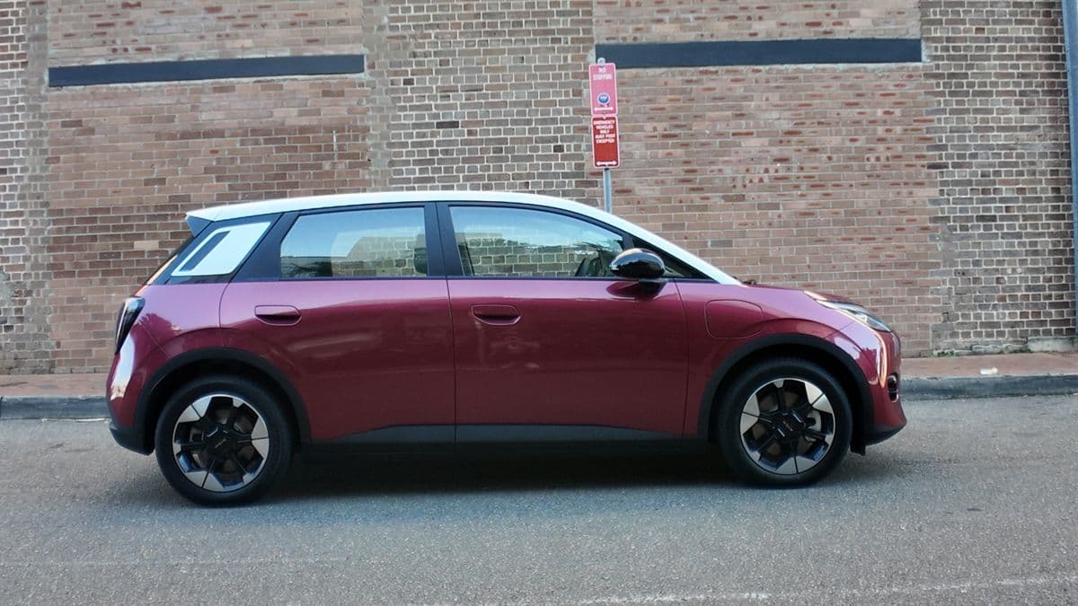 GAC Aion UT exterior side profile GAC Aion UT exterior side profile