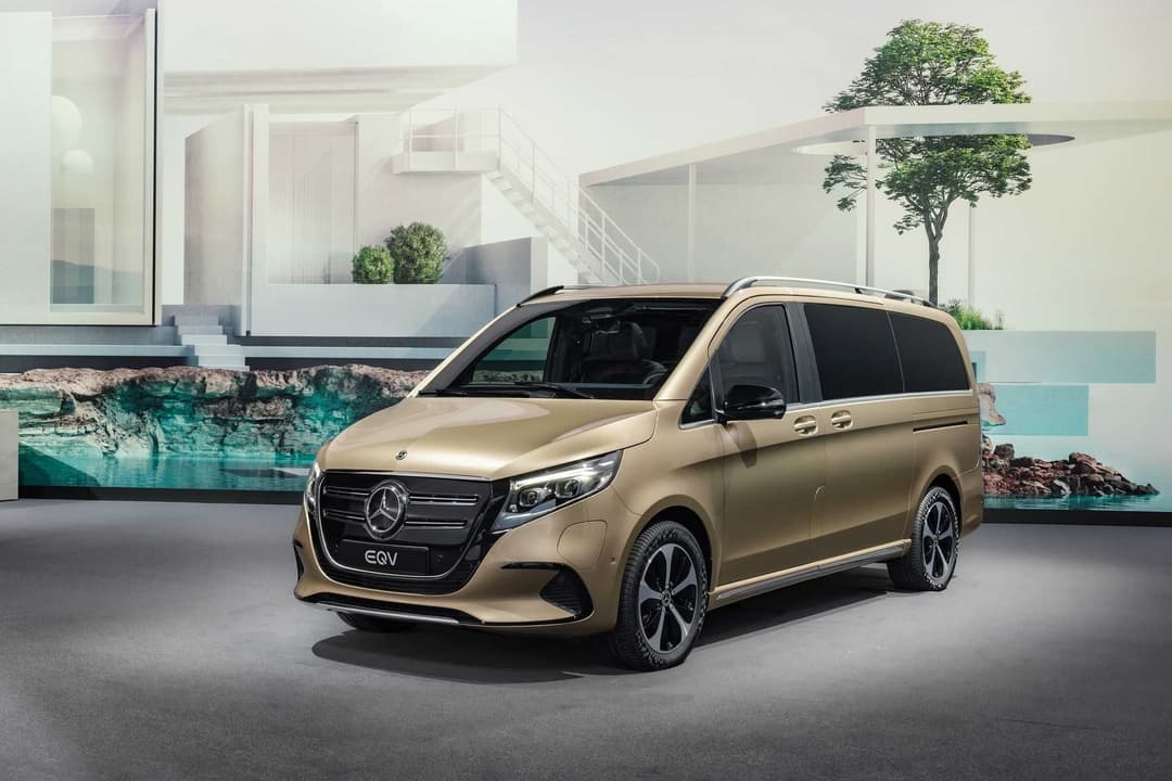 Mercedes-Benz EQV in gold three quarter view Mercedes-Benz EQV in gold three quarter view