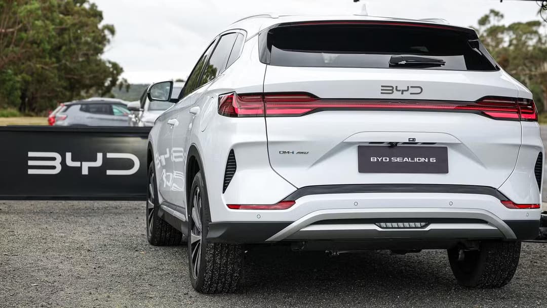 BYD Sealion 6 rear and wheels