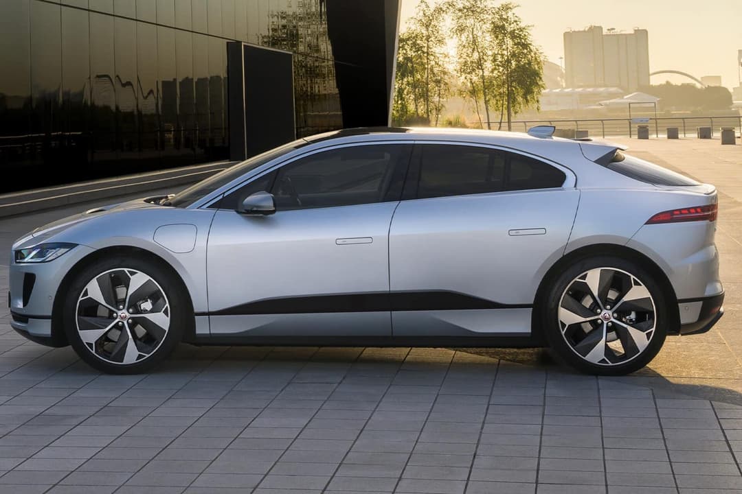 Jaguar I-Pace EV400 grey side view parked Jaguar I-Pace EV400 grey side view parked