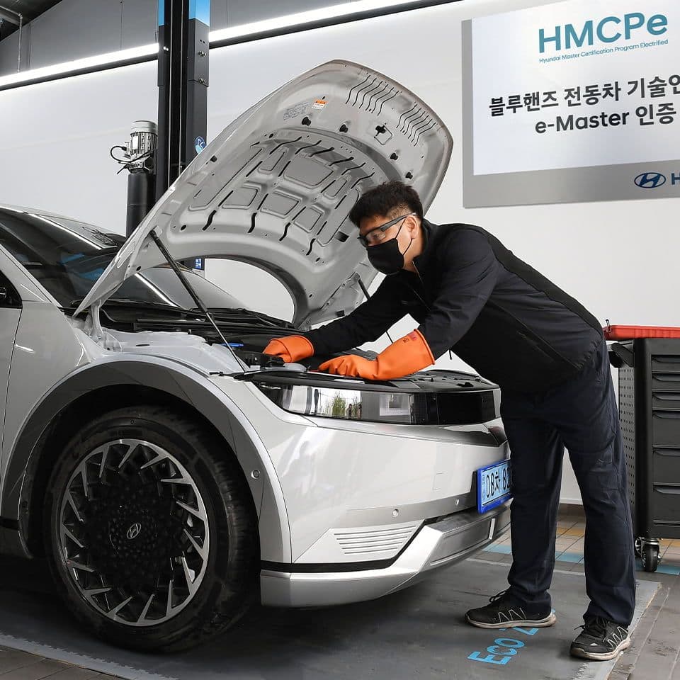 electric car servicing electric car servicing