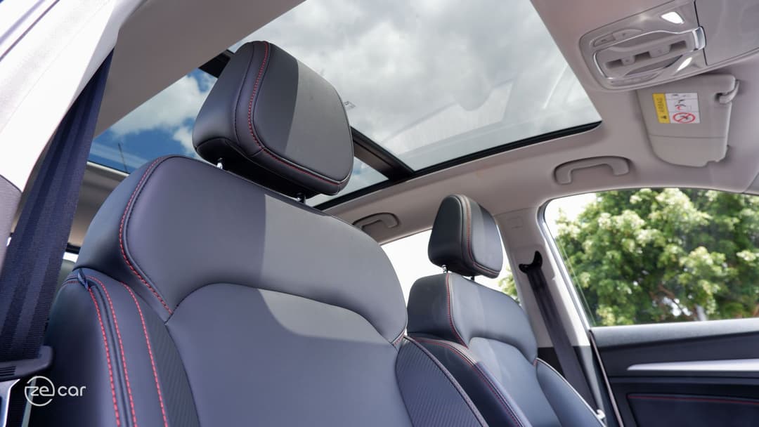 MG ZS EV front seat sunroof and floor mats