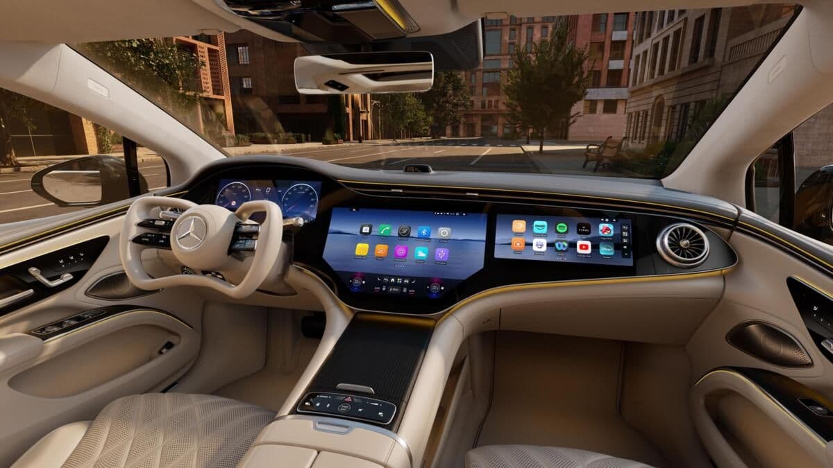 Mercedes-Benz EQS Sedan interior dashboard and MBUX Hyperscreen Mercedes-Benz EQS Sedan interior dashboard and MBUX Hyperscreen