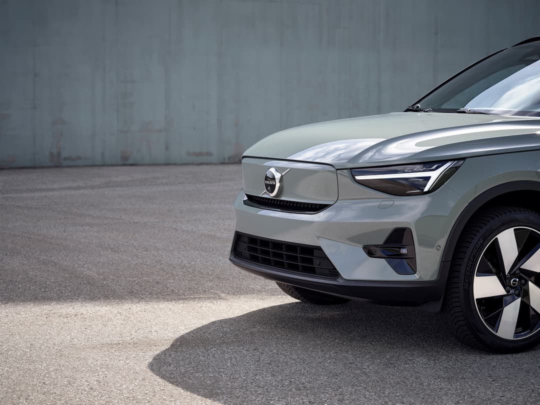 Green Volvo XC40 Recharge EV