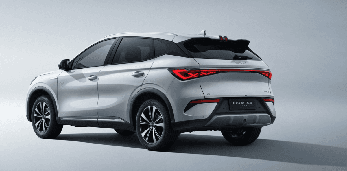 BYD Atto 3 Evo r-quarter, revised front bumper and 18-inch alloy wheels BYD Atto 3 Evo r-quarter, revised front bumper and 18-inch alloy wheels