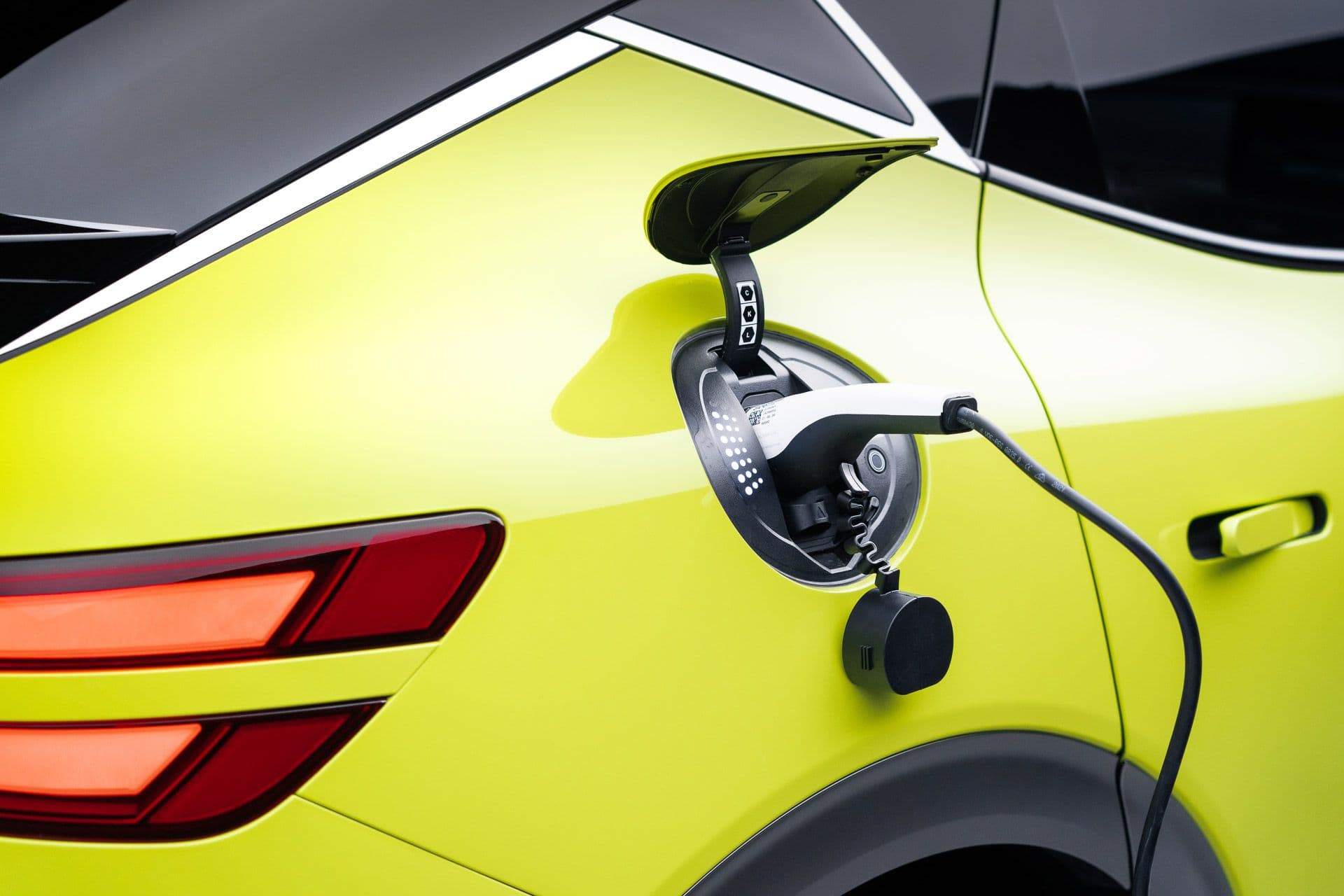 Genesis GV60 charging port and plug Genesis GV60 charging port and plug