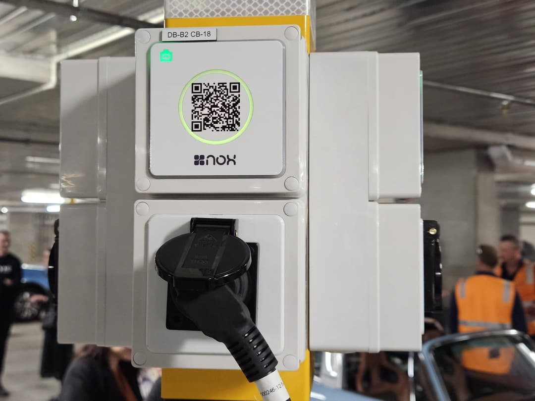 NOX Energy IPS charge point mounted above a parking space at Sierra Hawthorn NOX Energy IPS charge point mounted above a parking space at Sierra Hawthorn