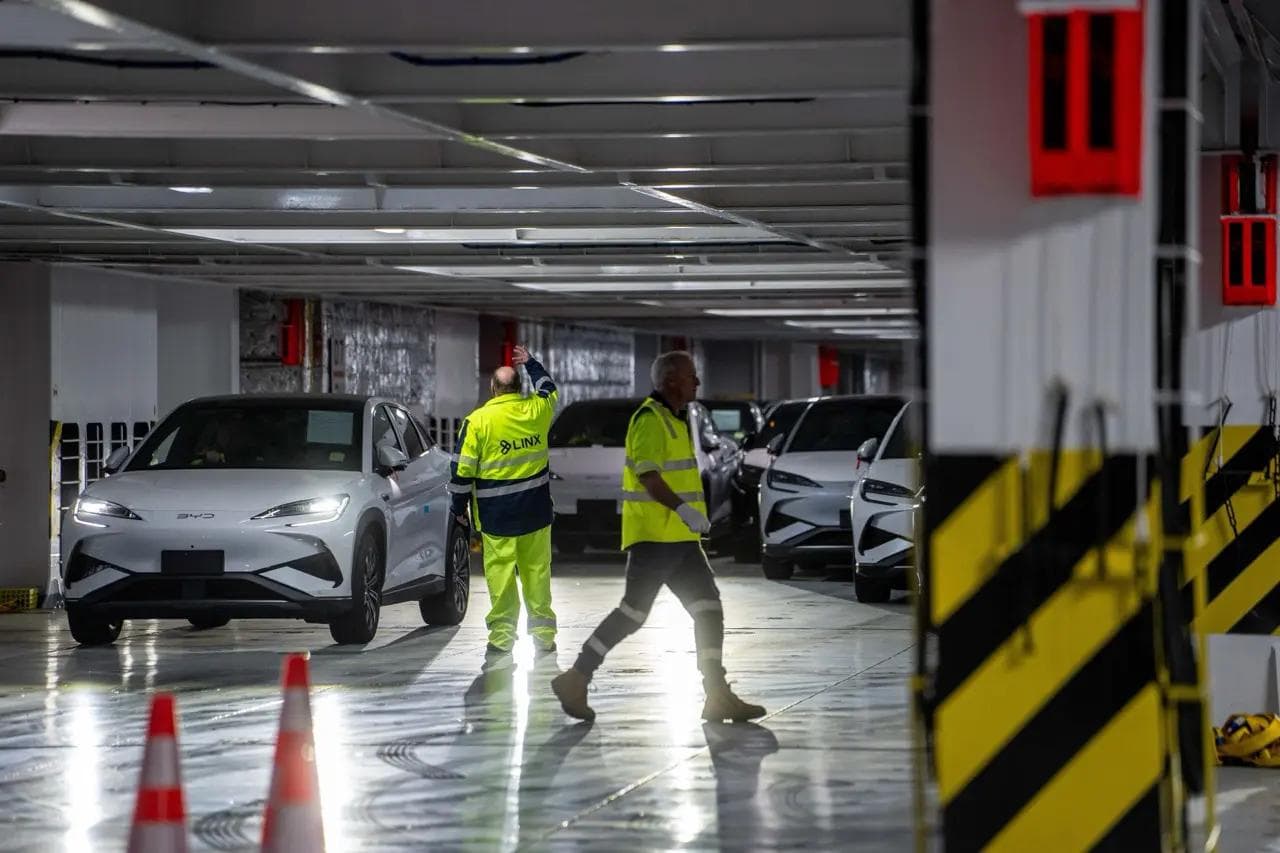 BYD ships docks at Melbourne carrying EVs and PHEVs BYD ships docks at Melbourne carrying EVs and PHEVs