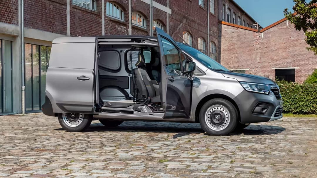2024 Renault Kangoo E-Tech in grey parked with open doors 2024 Renault Kangoo E-Tech in grey parked with open doors