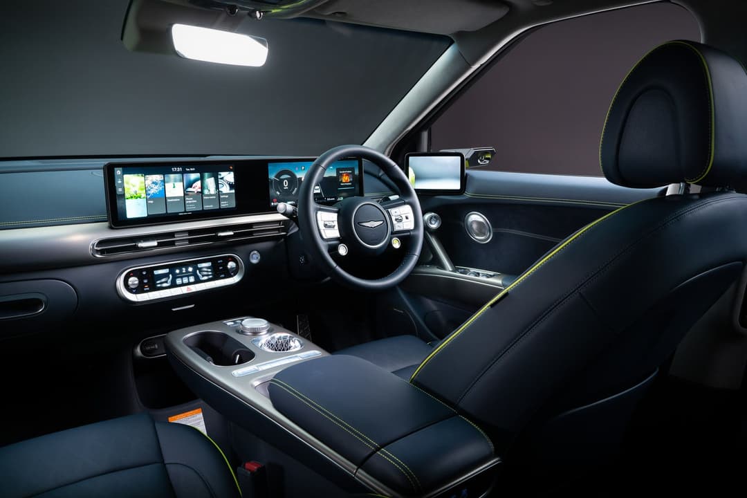Genesis GV70 Torrent Navy blue interior Genesis GV70 Torrent Navy blue interior