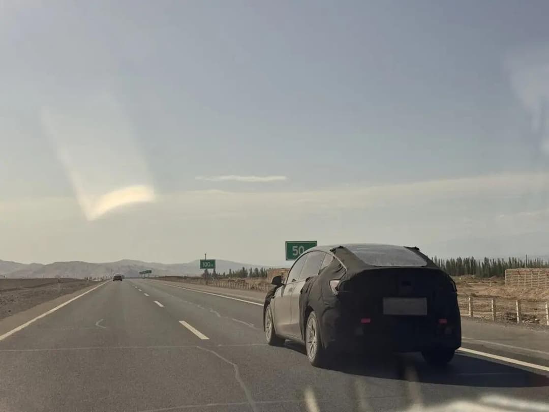 Tesla 6-Seater Model Y  Tesla 6-Seater Model Y